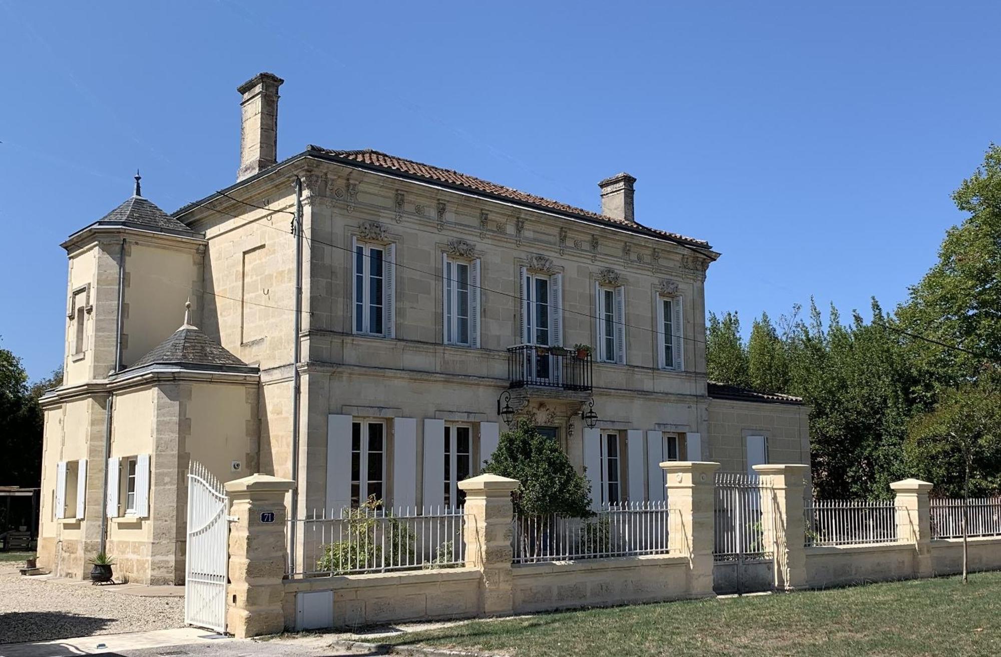 Вилла Batisse En Pierre XVII Siecle 115 M² Avec Terrasse Ambares-et-Lagrave Экстерьер фото